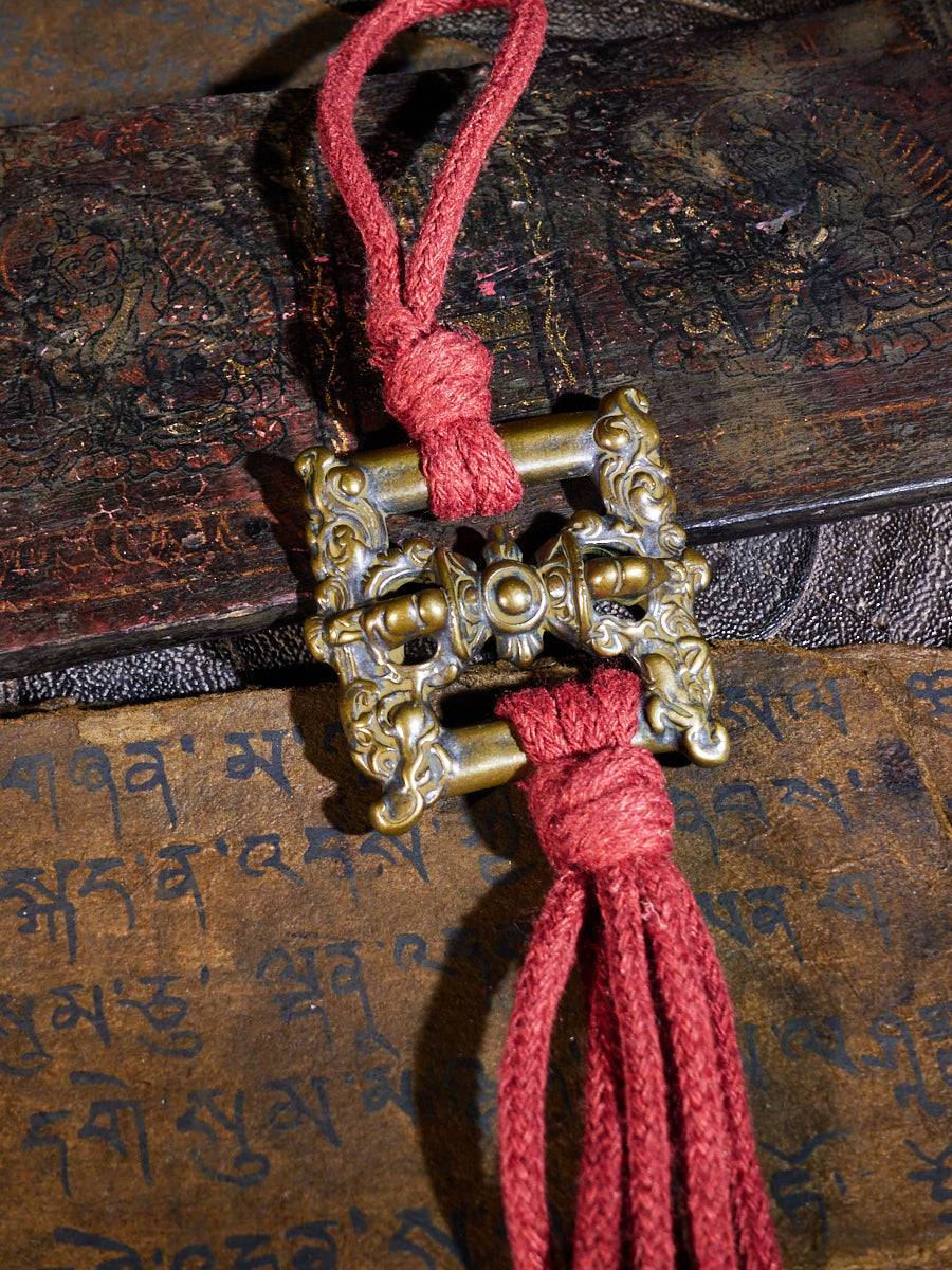 Tibetan Thokcha Vajra Scripture Holder Amulet