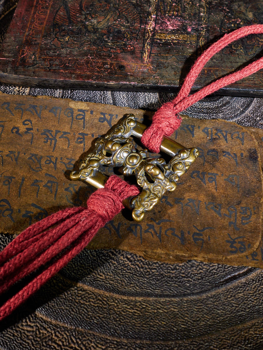Tibetan Thokcha Vajra Scripture Holder Amulet
