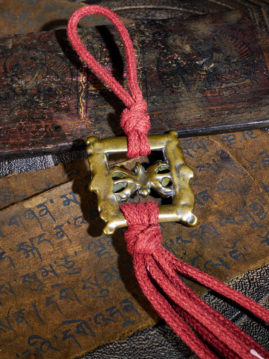 Tibetan Thokcha Vajra Scripture Holder Amulet