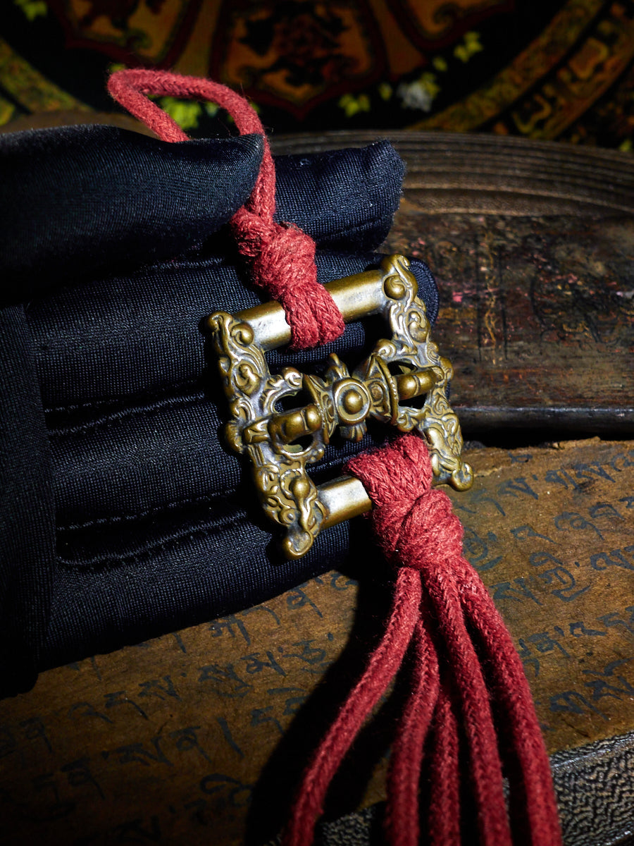 Tibetan Thokcha Vajra Scripture Holder Amulet