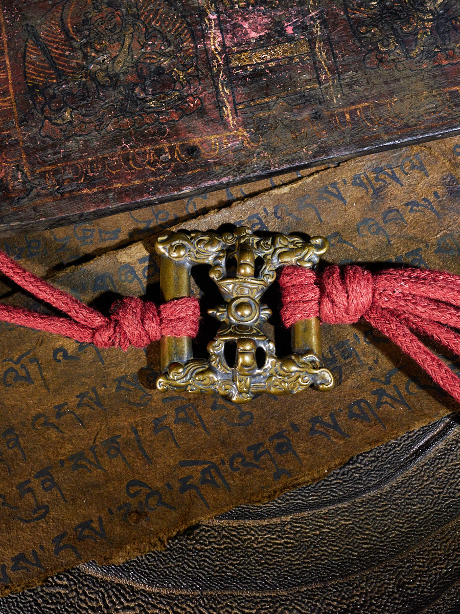 Tibetan Thokcha Vajra Scripture Holder Amulet