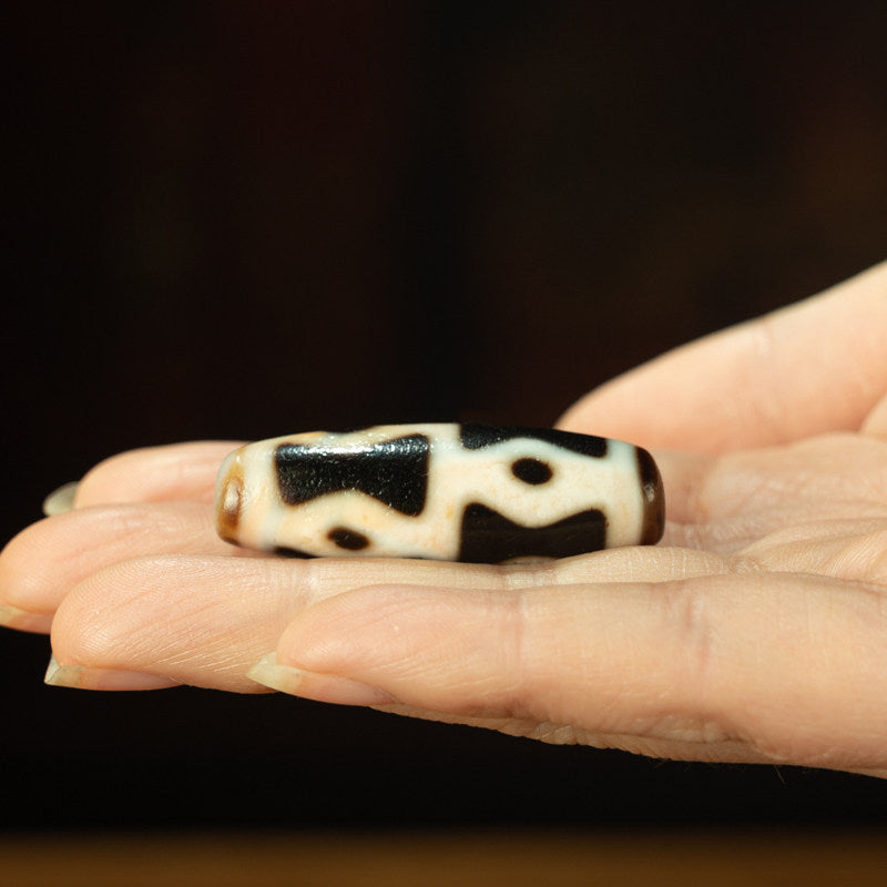 Tibetan Millennium Vajra Six-Eye Dzi Bead with Cinnabar – Rare Totem, Nine-Eye Shale Antique