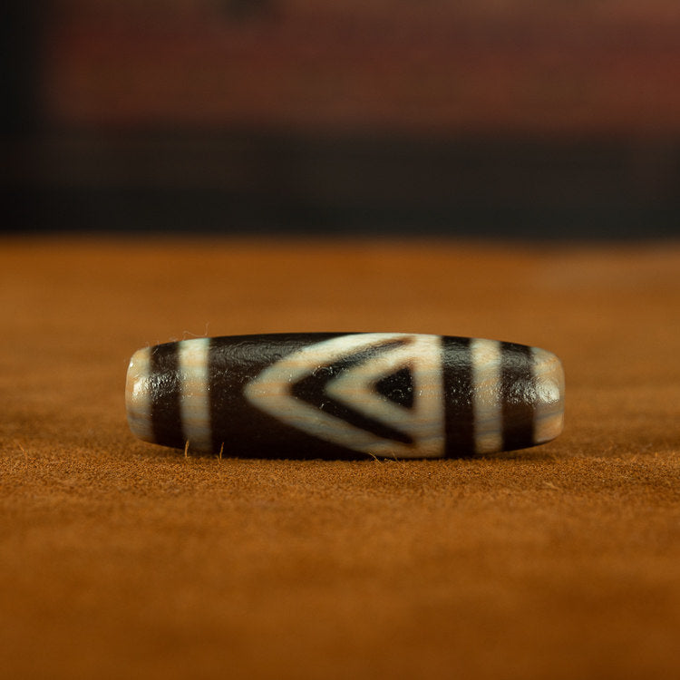 Tibetan Millennium Pure One-Eye Double Mountain Dzi Bead Pendant – Nine-Eye Shale Antique