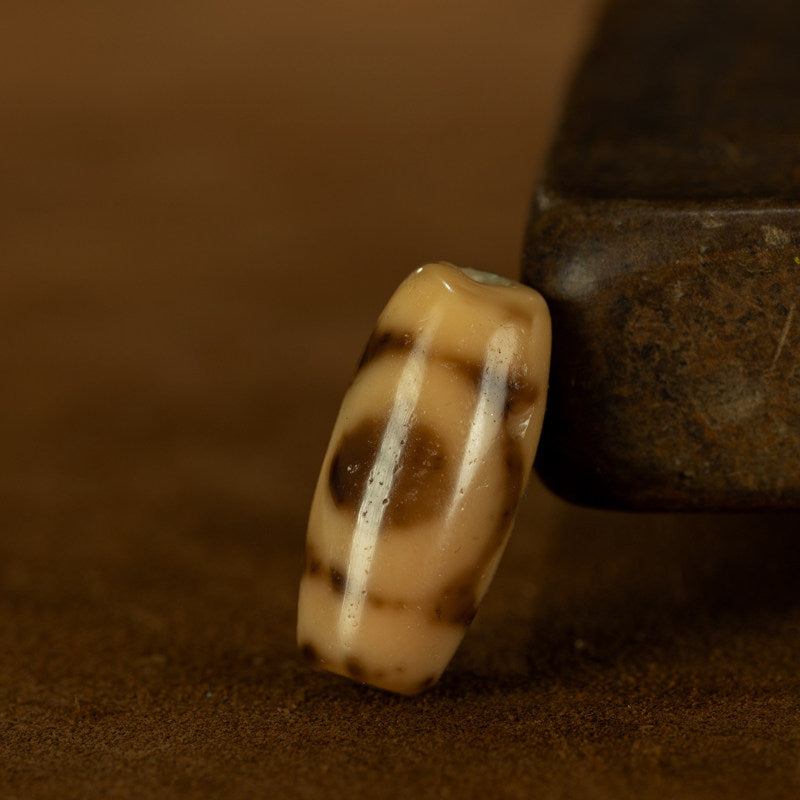 Tibetan Millennium Pure Ivory-Brown Heaven-Earth Dzi Bead – Top Condition, Nine-Eye Shale Antique
