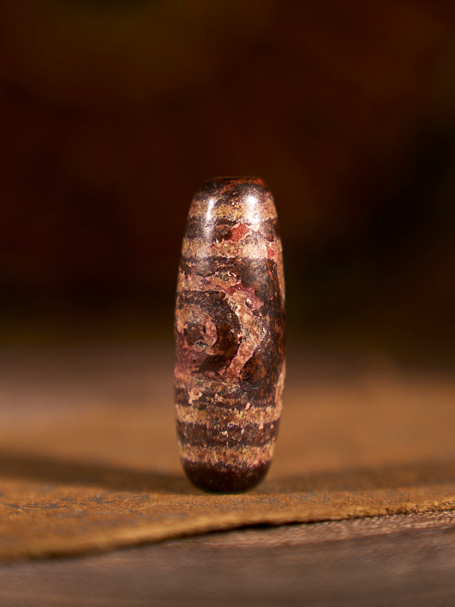 Tibetan Zhangzhung Era Three-Eyed Treasure Canopy Agate Dzi Bead
