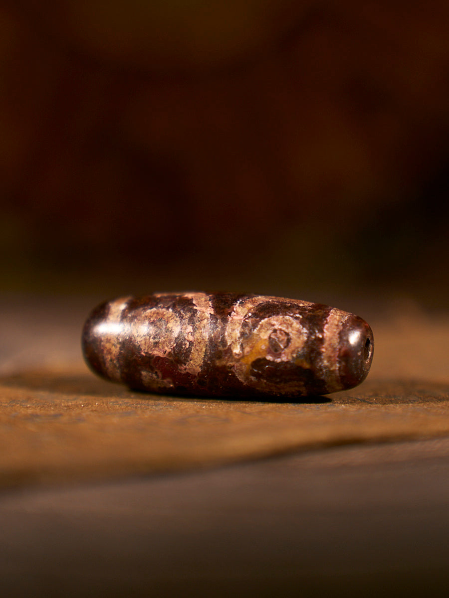 Tibetan Zhangzhung Era Three-Eyed Treasure Canopy Agate Dzi Bead