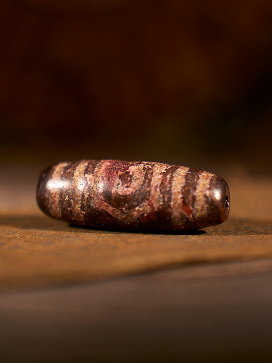 Tibetan Zhangzhung Era Three-Eyed Treasure Canopy Agate Dzi Bead