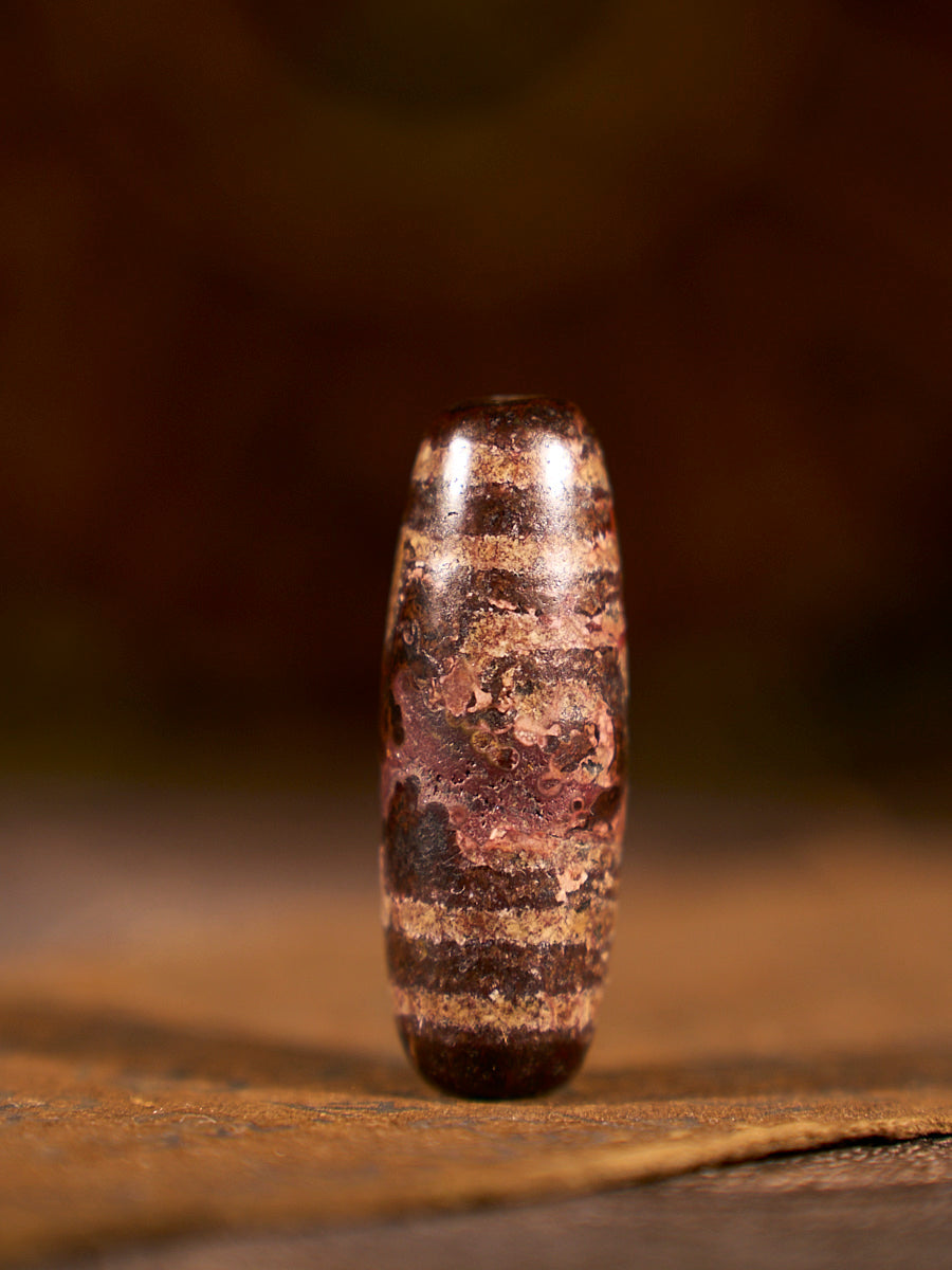 Tibetan Zhangzhung Era Three-Eyed Treasure Canopy Agate Dzi Bead
