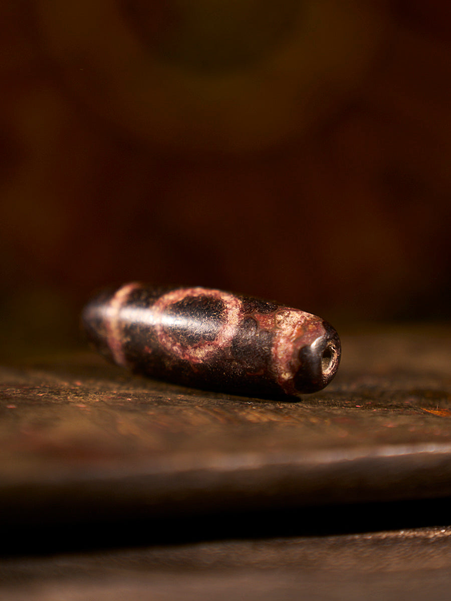 Heaven-and-Earth Harmony Tibetan Zhangzhung Era Agate Dzi Bead
