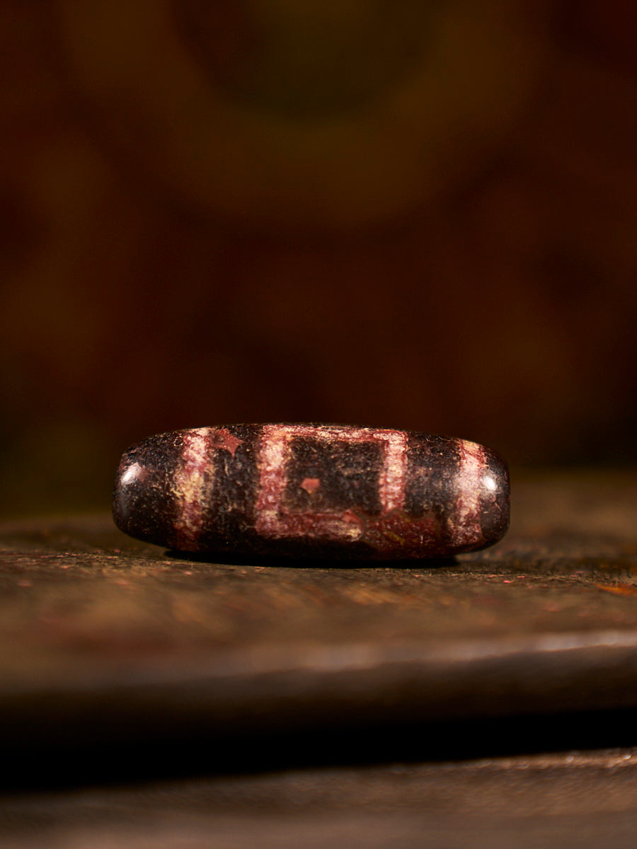 Heaven-and-Earth Harmony Tibetan Zhangzhung Era Agate Dzi Bead