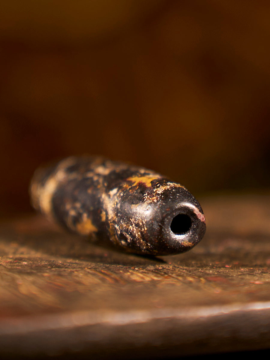 Vajra Guardian Zhangzhung Era Tibetan Two-Eyed Agate Dzi Bead
