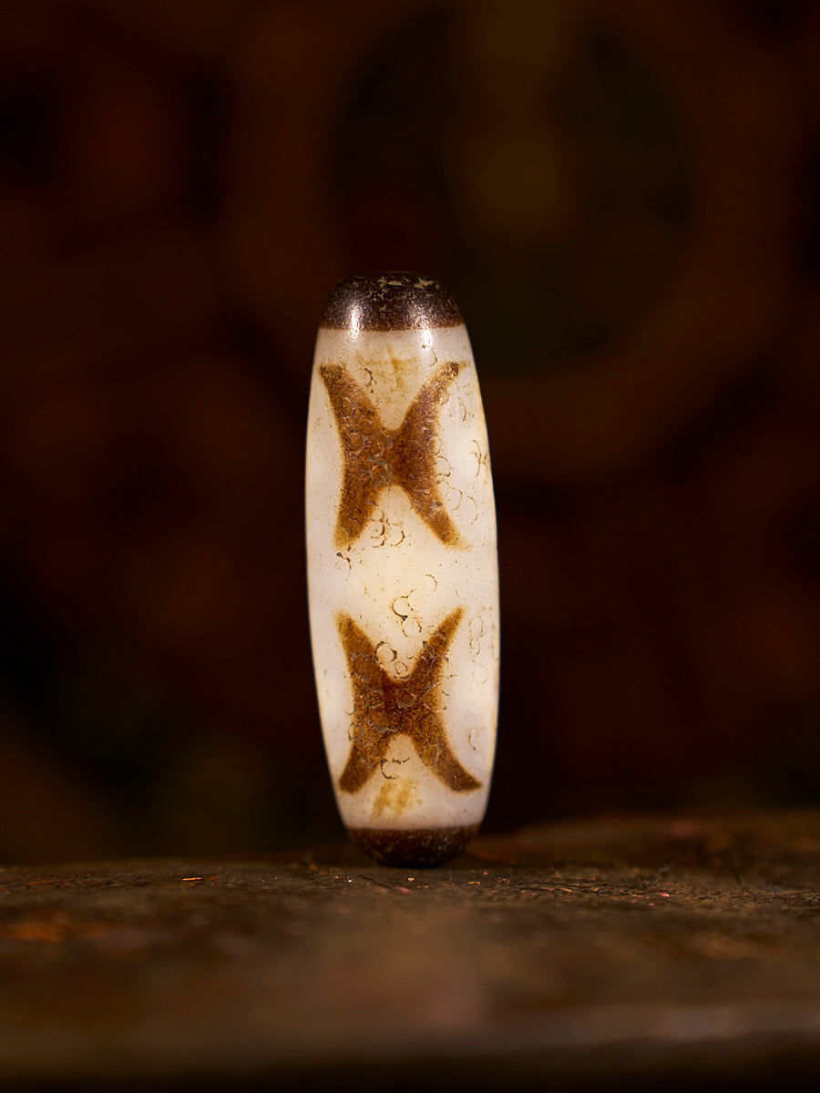 Zhangzhung Era Sacred Gift Vajra Four-Eyed Lunar Agate Dzi Bead