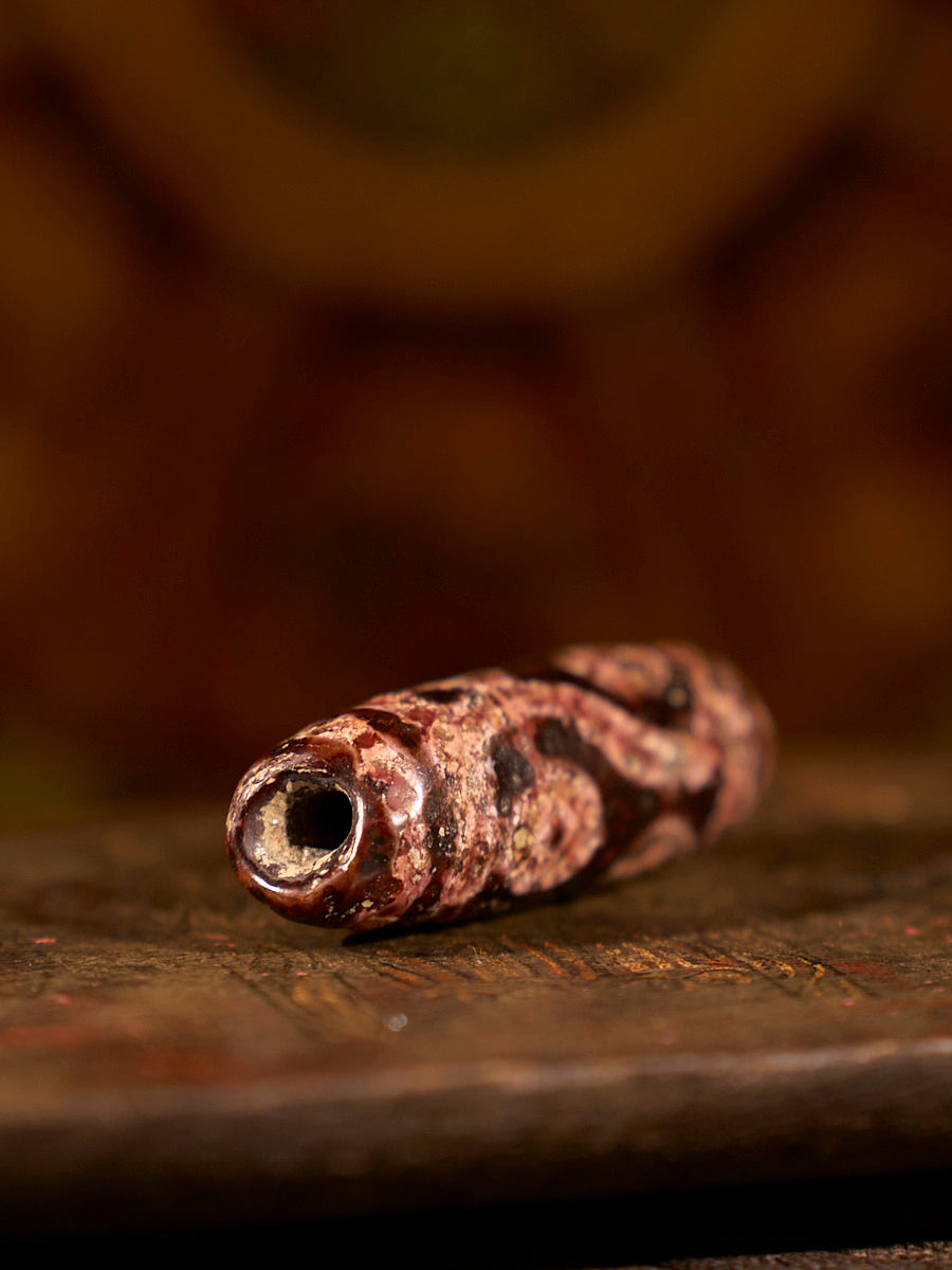 Zhangzhung Era Tibetan Bodhi Peace Four-Eyed Dzi Bead