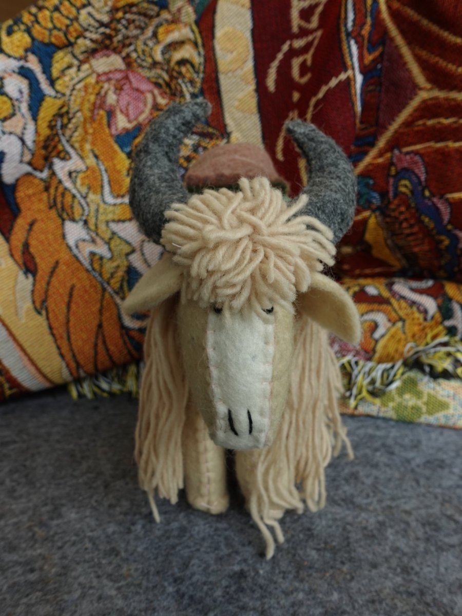 Handcrafted Yak Wool Yak Figure – Natural Elegance & Artisan Craftsmanship