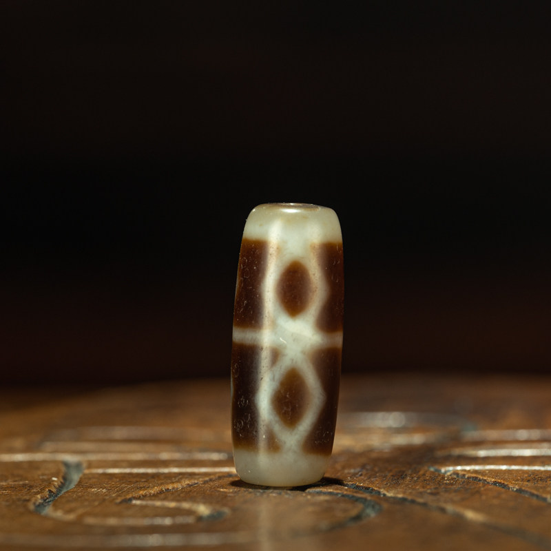 Tibetan Millennium Pure Vajra Diamond Six-Eye Dzi Bead – Tender Color, Highest Totem Grade, Nine-Eye Shale