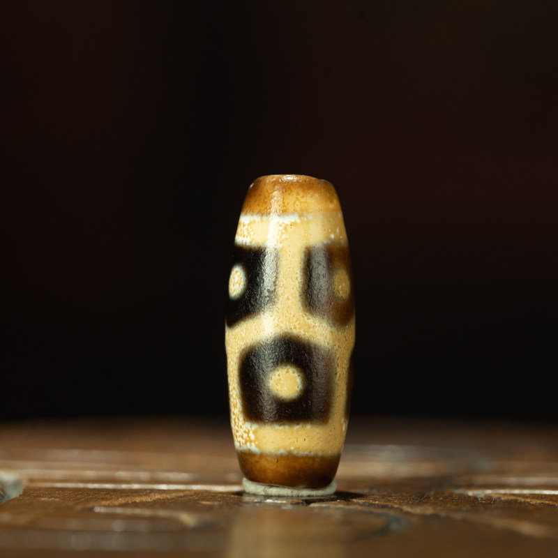 Tibetan Tortoiseshell Six-Eye Dzi Bead – Rare Ivory Yellow, Solid Eye Pattern, Nine-Eye Shale