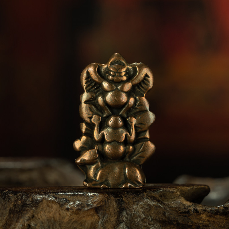 Ming Dynasty Tibetan Tantric Thogchag Amulet – Garuda, Frog & Deer Talisman in Meteorite Iron