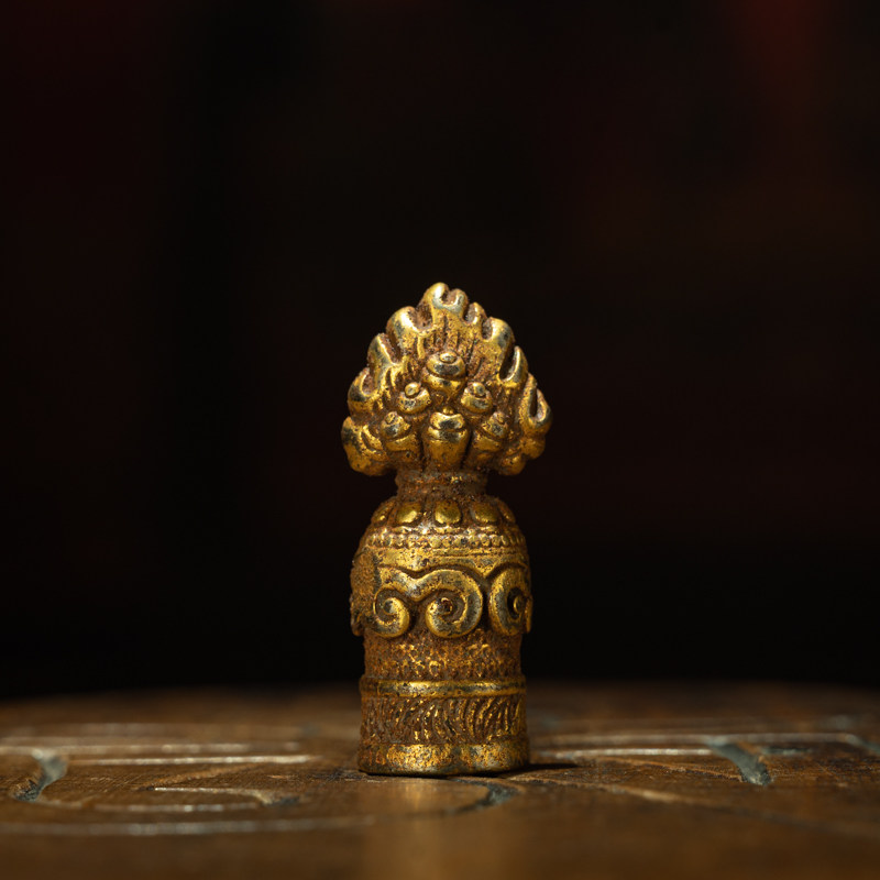 Qing Dynasty Tibetan Gilt Bronze Flaming Mani Vajra Cross Seal – 4th Khamtrul Rinpoche Lineage