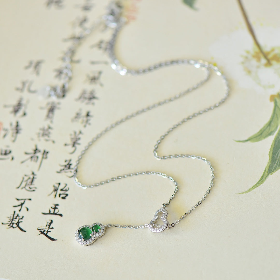30013#925银镶嵌翡翠蛋面葫芦锆石自生链素银吊坠款